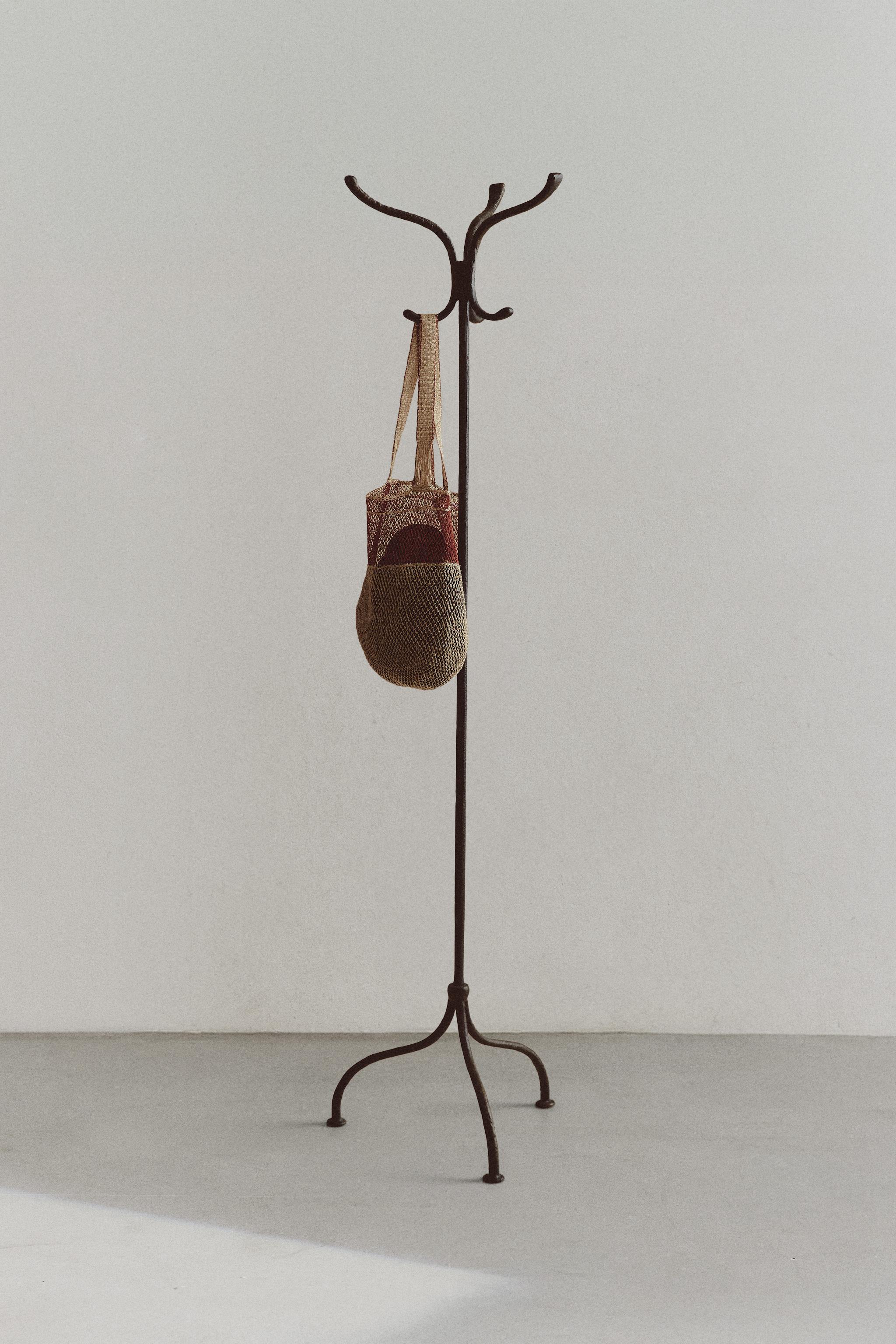 PORTE-MANTEAU SUR PIED